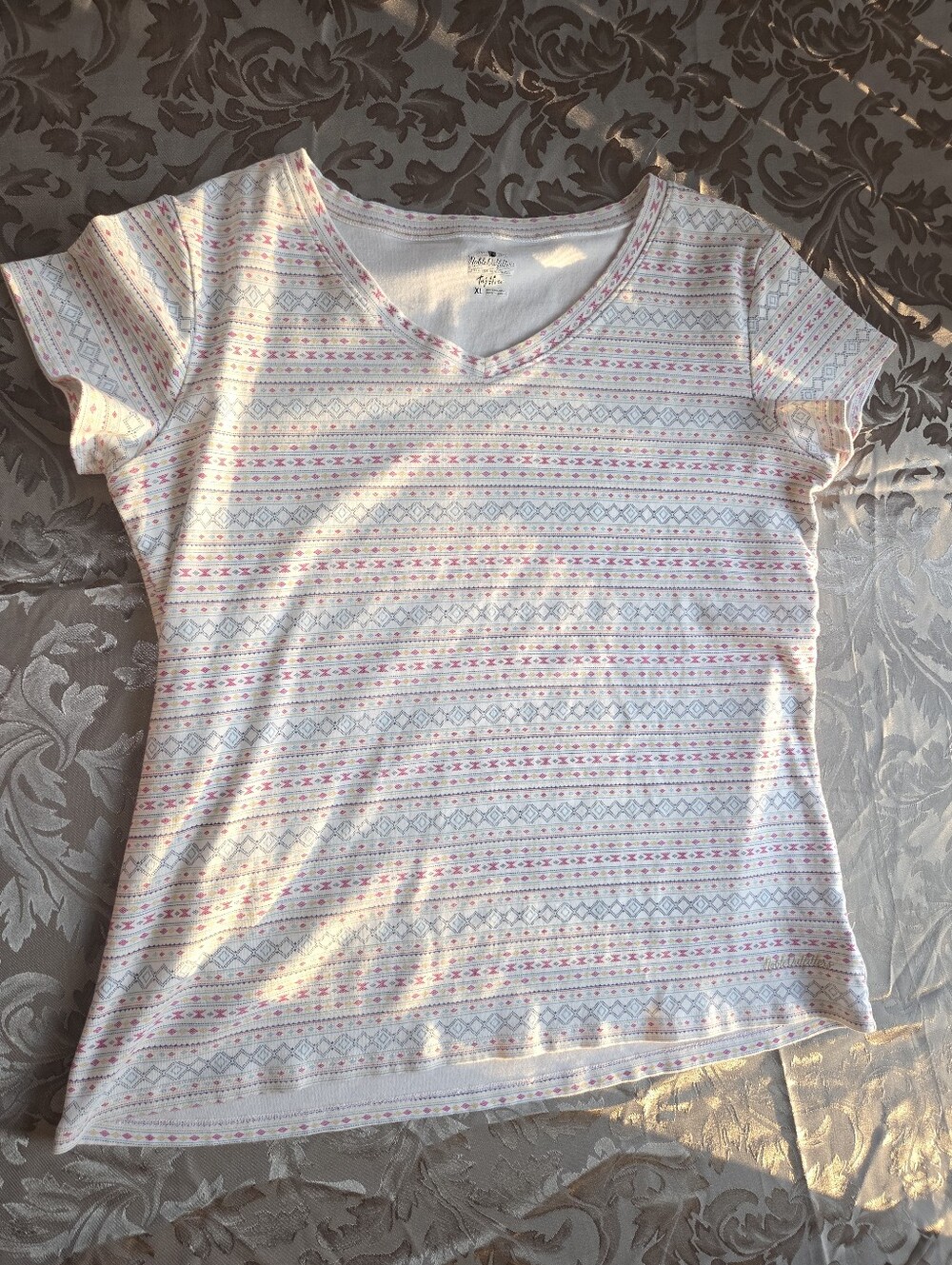 Noble Outfitters Fair Isle Striped Heavy Cotton V-Neck Tee Shirt XL